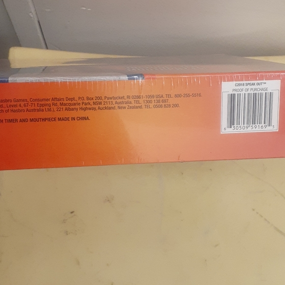 Speak Out-Mouthpiece Challenge Board Game-Hasbro - Picture 3 of 3